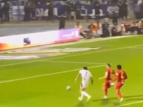 Pha bỏ lỡ khó tin của Nunez