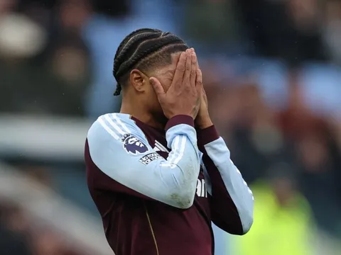 Aston Villa vỡ mộng đua vô địch