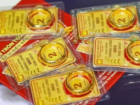 Tranh nhau mua lúc vàng "nóng", nhiều người đang lỗ nặng