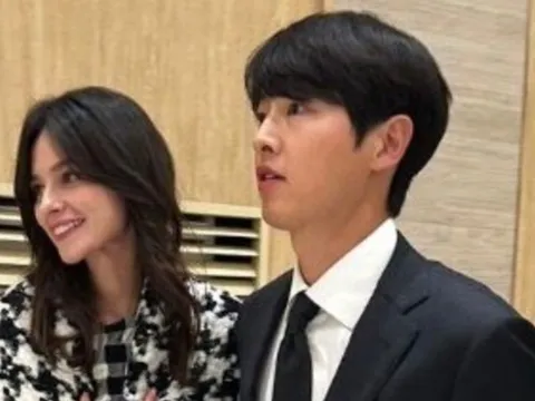 Ảnh hiếm của Song Joong Ki và vợ ngoại quốc
