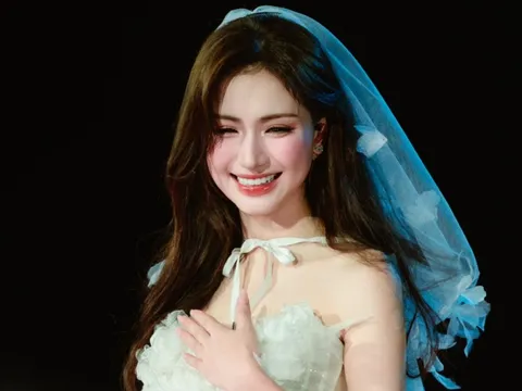 Hòa Minzy chia sẻ về hành trình mới