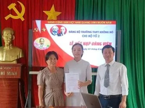 Phát triển Đảng trong trường học: Điểm tựa cho khát vọng cống hiến