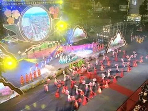 Giao lưu văn nghệ chào Xuân qua biên giới Việt - Trung