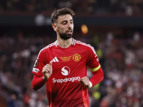 Fernandes sắp phá kỷ lục của Beckham sau 26 năm