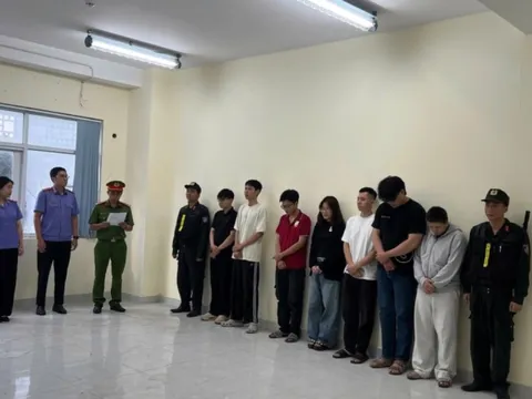 Bắt tạm giam 7 đối tượng trong đường dây mua bán thuốc lá điện tử quy mô lớn