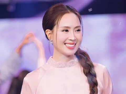 Ấm lòng với hành động của Hồng Diễm dịp cuối năm