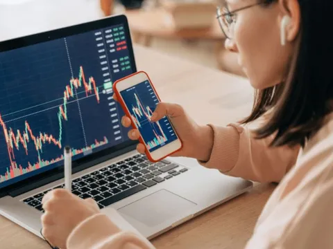 Đầu tư chứng khoán lãi gần 5 tỷ, muốn rút tiền về tài khoản thì phải đóng thuế TNCN: Người phụ nữ quyết không nộp và đến công an trình báo