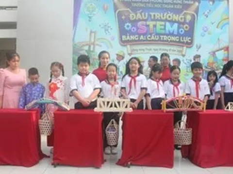 Giáo viên TPHCM nhận tiền quà Tết Nguyên đán 2 triệu đồng/người