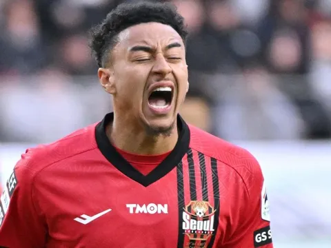 Lý do Lingard không thể trở lại Premier League