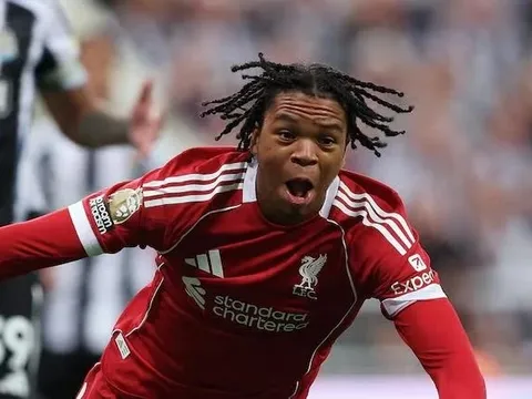 Thần đồng 17 tuổi khiến Liverpool mất bộn tiền cho Chelsea