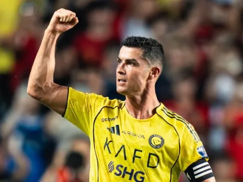Saudi Arabia đáp trả Ronaldo