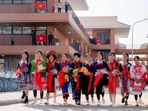 Điện Biên chia sẻ kinh nghiệm triển khai ngôi trường đầu tiên trong 248 trường biên giới