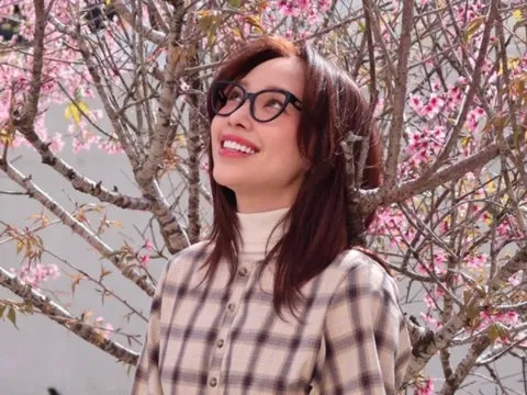 Tóc Tiên tung ảnh du lịch cuối năm, nở nụ cười rạng rỡ 'đốn tim' người hâm mộ