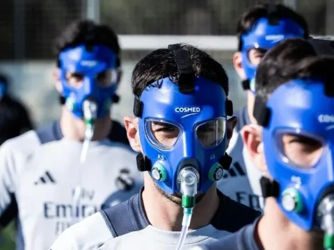 Chiếc mặt nạ gây chú ý của Real Madrid