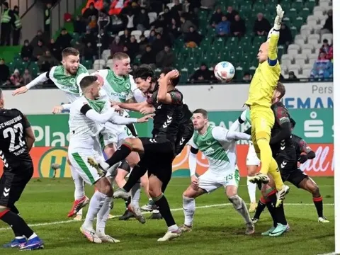 Trận đấu 'điên rồ' nhất lịch sử bóng đá Đức