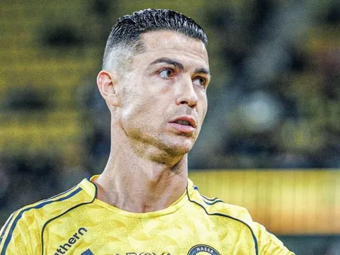 Ronaldo kiếm bộn tiền dù không thi đấu