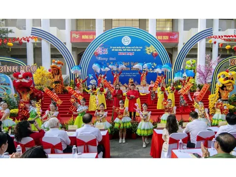 Cần Thơ rộn ràng đón Tết Bính Ngọ với 'Sắc Xuân miệt vườn' và Công viên Sách Xuân