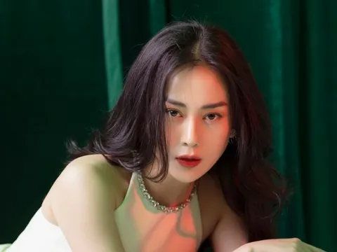 Sự im lặng có chủ đích của Phương Oanh