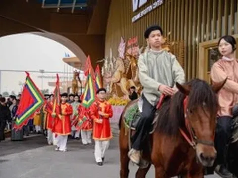 Vẻ đẹp dáng Việt trên yên ngựa