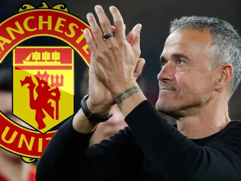 HLV Enrique có câu trả lời cho MU