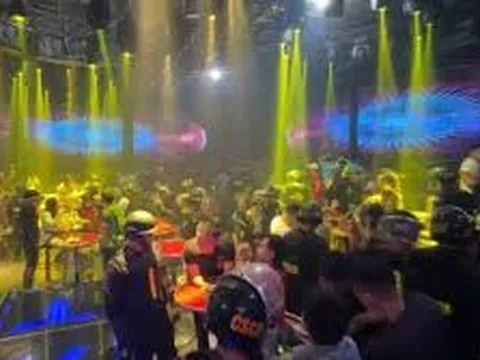 Đột kích quán bar phát hiện nhiều người dương tính với ma túy
