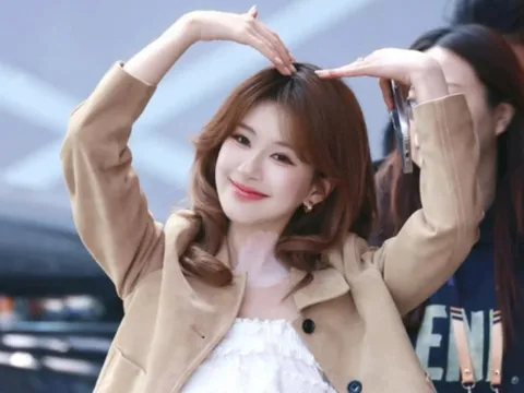 Triệu Lộ Tư gây 'sốt' trong ngày trở lại