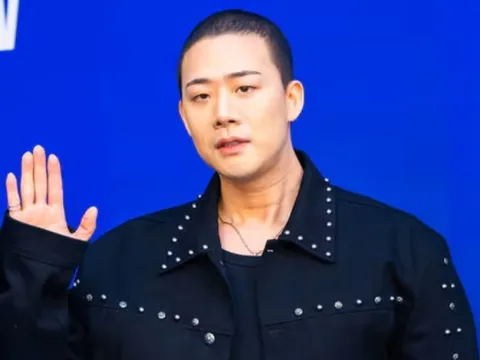 Mỹ nam Địa Ngục Độc Thân tái xuất showbiz sau khi chiến thắng ung thư