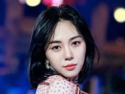 Kwon Mina gây lo lắng khi chia sẻ ảnh bị biến chứng sau khi thẩm mỹ da