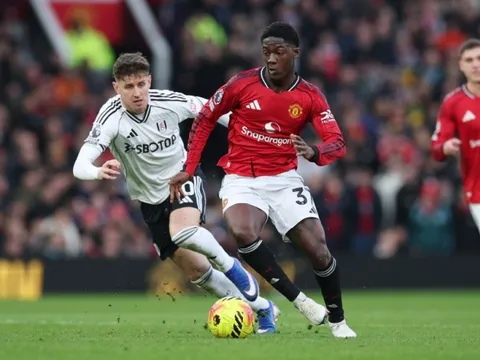 'Mainoo có nên kiện Amorim'