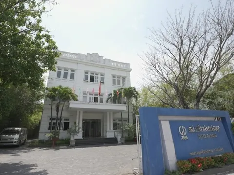 Một công ty chốt ngày trả cổ tức tiền mặt tỷ lệ 12%