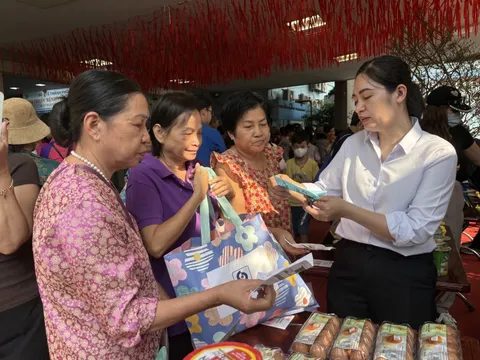 Phiên chợ Tết đặc biệt với bệnh nhân nghèo ở TP.HCM 0