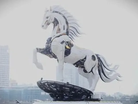 Đà Nẵng trình làng bộ đôi linh vật 'Kim Mã 4.0’