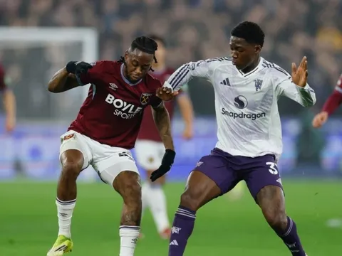 Aaron Wan-Bissaka lại toả sáng trước MU