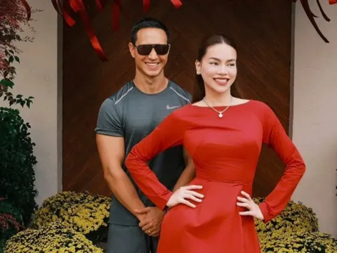 Hồ Ngọc Hà trang trí biệt thự rộng 300m2 đón Tết, khung hình ngập tràn sắc đỏ