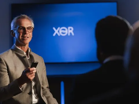 Hutch Hutchison: "Cha đẻ" Vertu hay nhà sáng lập điện thoại xa xỉ XOR?