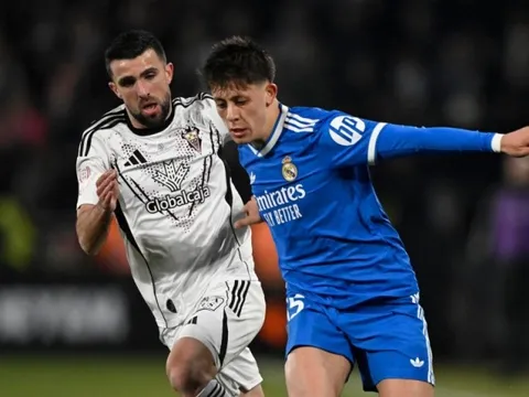 Thầy cũ tố Arda Guler bị bắt nạt tại Real Madrid