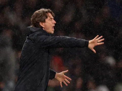 Tottenham sa thải Frank, Premier League dậy sóng thay tướng