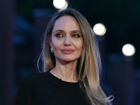 Angelina Jolie và câu chuyện vết sẹo sau phẫu thuật gây xúc động