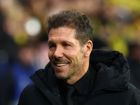 HLV Simeone khiêu khích Yamal