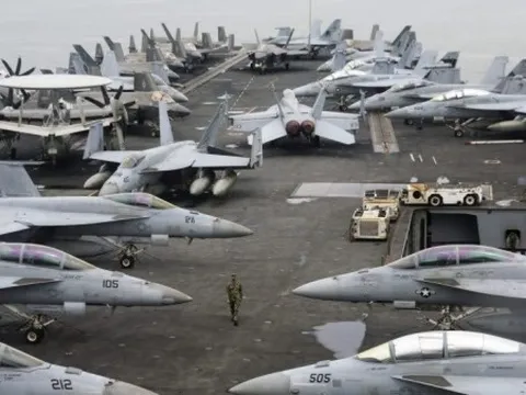 Mỹ cân nhắc điều nhóm tàu sân bay đến Trung Đông, làm nóng thị trường dầu mỏ