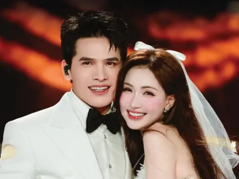 Hòa Minzy tuyên bố 3 từ dưới 'ảnh cưới' với Quốc Thiên