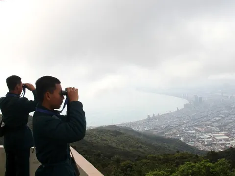 'Mắt thần' không ngủ trên đỉnh Sơn Trà