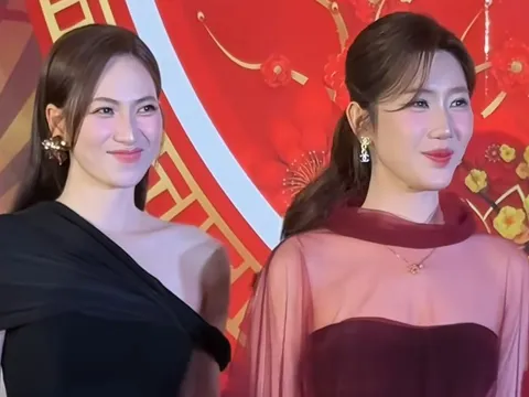 'Gấp đôi visual' với khung hình giữa Phương Anh Đào và Thúy Ngân