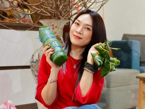Mỹ Tâm về nhà đón Tết, tự tay gói bánh cực khéo