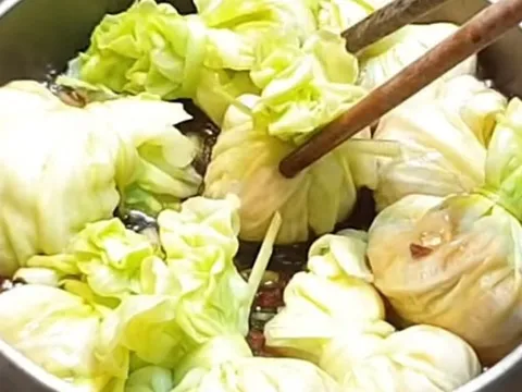 2 loại rau dễ "ngậm" thuốc trừ sâu, nhất cái số 1, mùa lạnh mâm cơm nhà nào cũng có