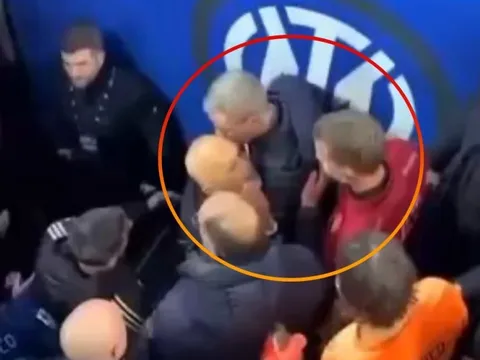 Phút hỗn loạn khi Juventus thua Inter