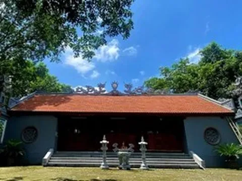 Huyền bí đền Xà phát tích bài thơ 'Nam quốc sơn hà'