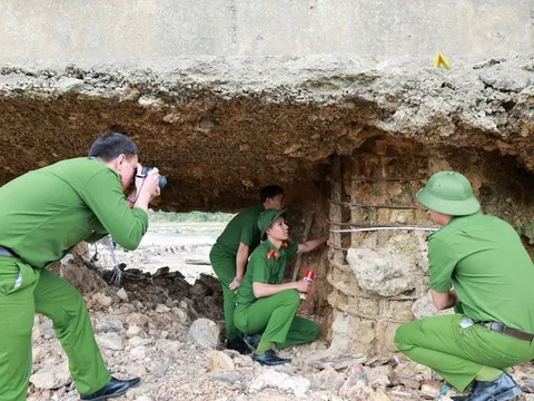 Trước 29 Tết, hoàn thành cầu phao qua sông Lô phục vụ đi lại của Nhân dân