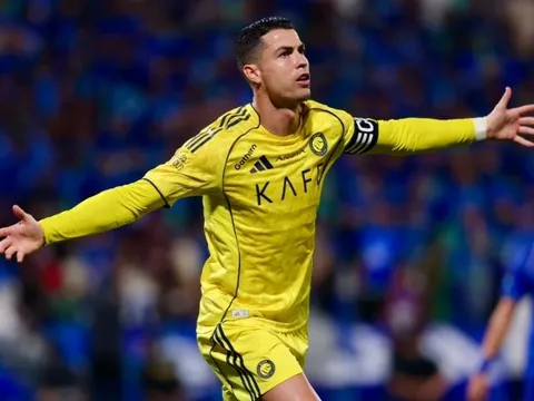 Ronaldo tỏa sáng trong ngày trở lại