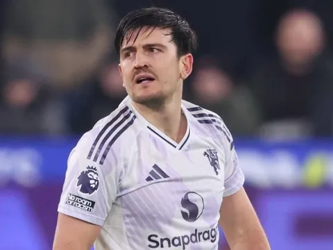 Phòng thay đồ MU dậy sóng vì Maguire